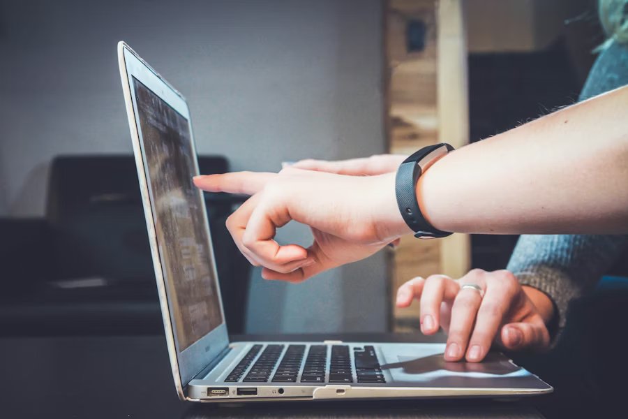 Implementación de herramientas digitales y sistemas empresariales